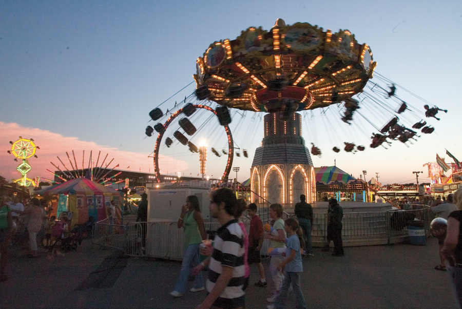 Fairgoers+from+all+over+enjoy+the+carnival+rides+on+midway+at+the+Iowa+State+Fair+on+August+18%2C+2005.+File+photo%2FIowa+State+Daily