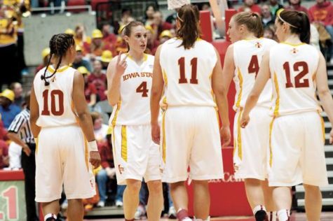 ISU guard Alison Lacey talks to her teammates during a timeout in the Cyclones’ game against Kansas State on Feb. 27 in Hilton Coliseum. The Cyclones beat the Wildcats 48-39. File photo: Logan Gaedke/Iowa State Daily