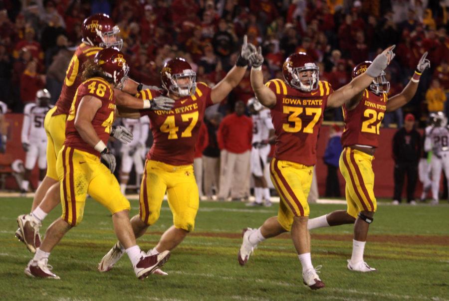 The+Cyclones+celebrate+a+turnover+Saturday%2C+Oct.+2+at+Jack+Trice+Stadium.+The+Cyclones+had+two+fumble+recoveries+and+one+interception+against+Texas+Tech.+