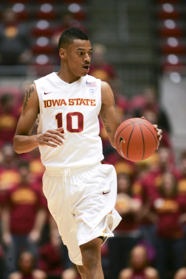 Iowa States Diante Garrett runs with the ball during the Cyclones game against Dubuque in Hilton Coliseum on Friday, Nov. 5. The Cyclones won 100-50.
