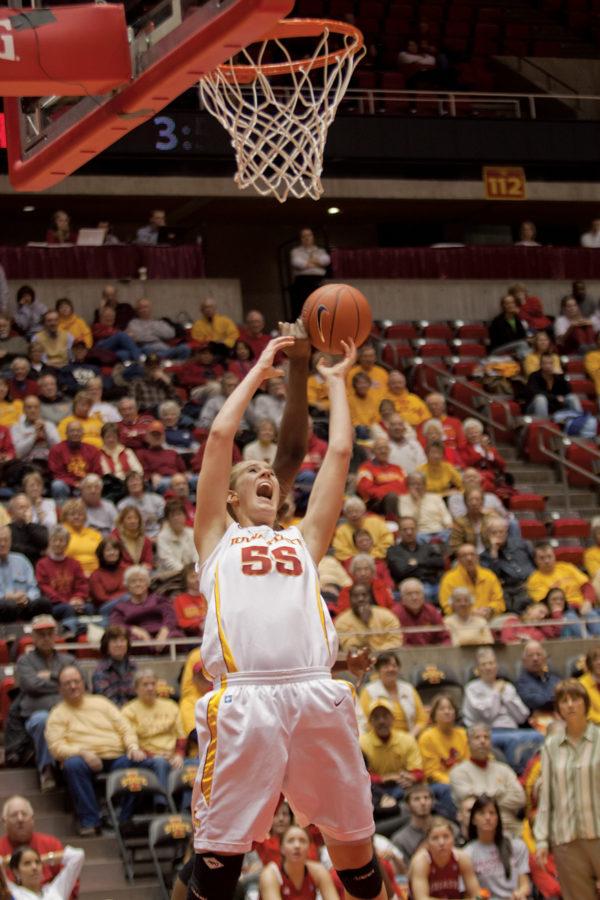 Center+Anna+Prins+fights+for+a+rebound+during+Tuesdays+game+against+Nebraska.+Prins+had+11+rebounds+and+18+points+to+help+the+Cyclones+defeat+the+Huskers+64-43.