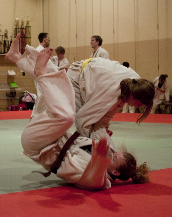 Clare+Schwager%2C+freshman+in+english%2C+practices+Judo+throwing+techniques+with+Alyssa+Gilkey%2C+senior+in+music+during+their+weekly+Judo+practice%2C+Tuesday%2C+Feb.+15%2C+at+Forker.++