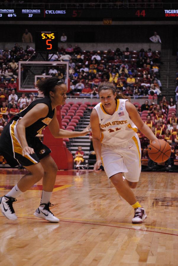 ISU guard Kelsey Bolte drives to the basket in the second half of the Cyclones 71-56 win over Missouri on Saturday, Jan. 29 at Hilton Coliseum. Iowa State outscored Missouri 39-19 in the first half to take control of the game, then held off the Tigers in the second half for the win. 