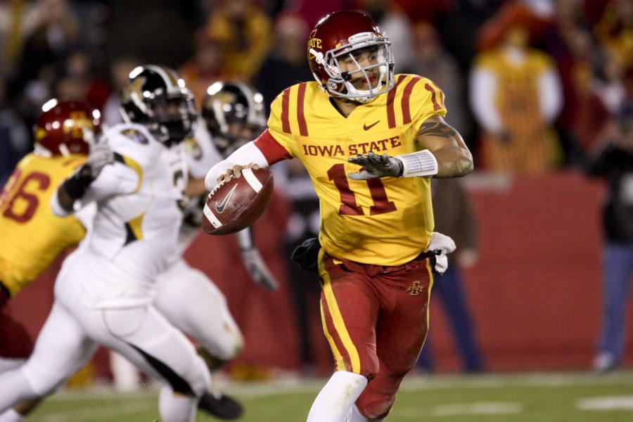 Quarterback+Jerome+Tiller+looks+to+get+rid+of+the+ball+during+the+second+half+of+the+game+Saturday.+Iowa+State+lost+to+Missouri+14-0%2C+keeping+the+Cyclones+from+gaining+bowl+eligibility.