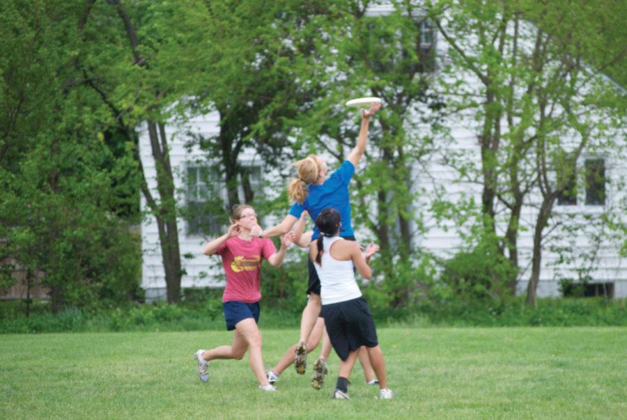 Iowa States Ultimate Frisbee team practice took place May 21. Photo: Jordan Maurice/ Iowa State Daily 