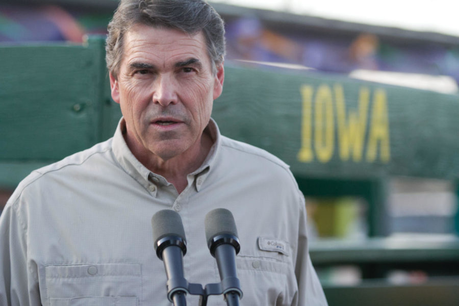 Texas+Gov.+and+presidential+candidate+Rick+Perry+speaks+to+the%0Apress+at+the+Polk+County+Republican+Party+Summer+Picnic+on%0ASaturday%2C+Aug.+27%2C+at+Jalapeno+Petes+on+the+Iowa+State+Fairgrounds%0Ain+Des+Moines.+Perry+began+his+speech+praising+Iowa+for+its+strong%0Abase+in+agriculture+and+continued+to+discuss+his+presidential%0Aintentions.%C2%A0%0A