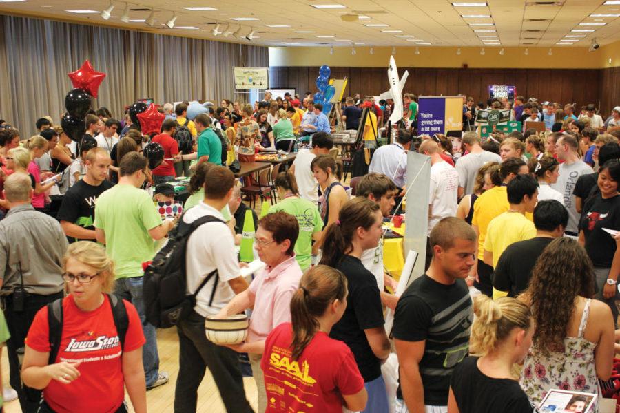 Students pack inside the Memorial Union on Wednesday for
WelcomeFest, an event that allows local businesses, clubs and
campus organizations to showcase themselves to new and returning
students. Students were lured to the event by free pizza, cupcakes
and T-shirts. 
