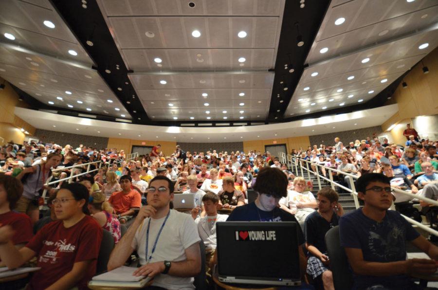More than 400 students attend Chemistry 177 in 2055 Hoover Hall
on Friday, Aug. 26. This course is one of the largest lectures on
campus, and more than 1,000 students are in three different lecture
sections. 
