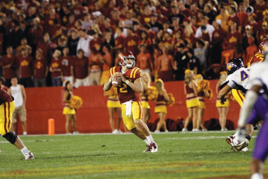Quarterback+Steele+Jantz+looks+for+an+opening+to+pass+the+ball.%0AJantz+passed+for+a+total+of+187+yards+during+Saturdays+game%2C+and%0Athe+Cyclones+won+20-19.%0A
