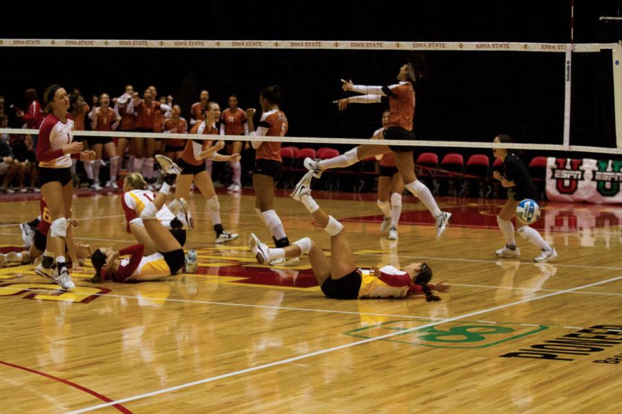 The ISU womens volleyball team fell just short of No. 8 Texas
in five sets Sunday, Oct. 2.
