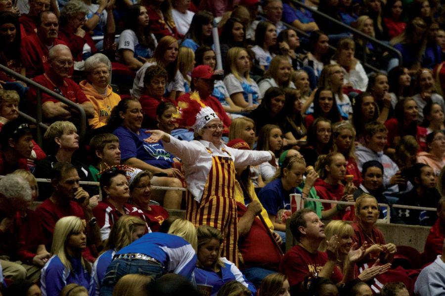 Almost 5,000 people were on hand to watch the No. 16 Cyclones
drop a five-set match to No. 8 Texas on Sunday, Oct. 2, at Hilton
Coliseum.
