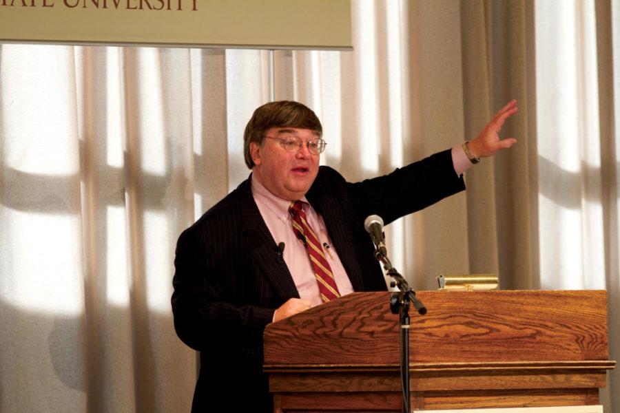 Charlie Cook, a political analyst based in Washington,
D.C., speaks in the Sun Room of the Memorial Union on Tuesday, Nov.
29. Cook publishes the Cook Political Report, which is praised by
Washington insiders.
 
