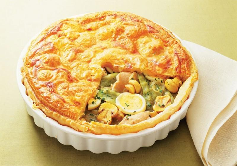 Savory chicken pot pie, made with faux chicken broth, is a
healthy alternative for vegetarians this holiday season. 
