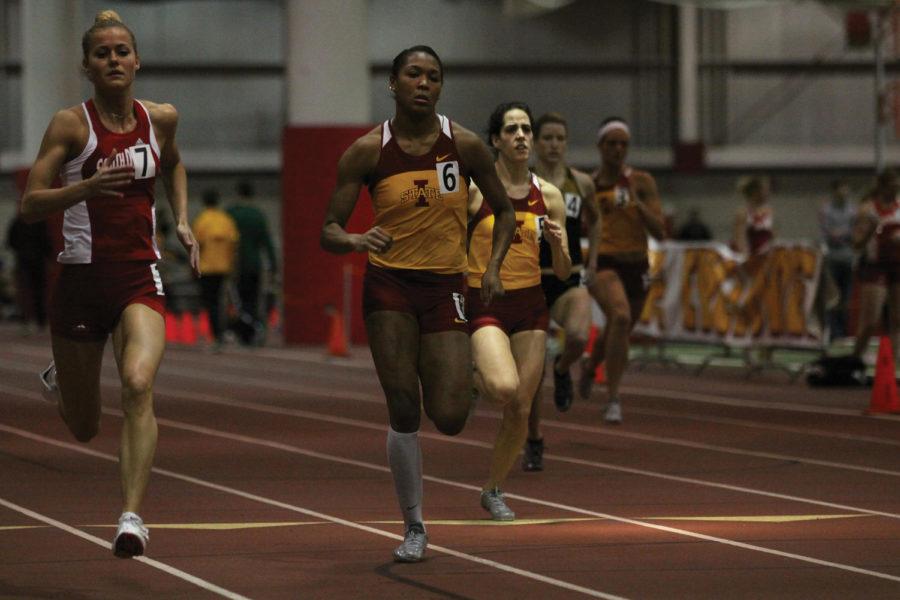 Eseroghene+Okoro+and+Kianna+Elahi+compete+in+the+womens%0A400-meter+dash+at+the+Bill+Bergan+Invitational+on+Saturday%2C+Jan.%0A28%2C+at+Lied+Recreation.+Elahi+took+first+place+with+a+time+of+54.62%0Aseconds%2C+with+Okoro+taking+a+close+second+with+55.18+seconds.%C2%A0%0A