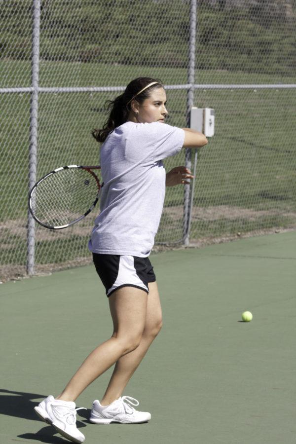 Sophomore Emma Waites practices on the Forker courts on Tuesday, March 27.
