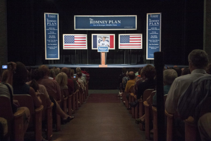Presidential+hopeful+Mitt+Romney+speaks+to+a+crowd+of+more+than+400+people+in+the+Central+Campus+auditorium+on+Wednesday%2C+Aug.+8%2C+in+Des+Moines.+Romney+was+in+town+for+a+fundraiser+the+night+before.%0A
