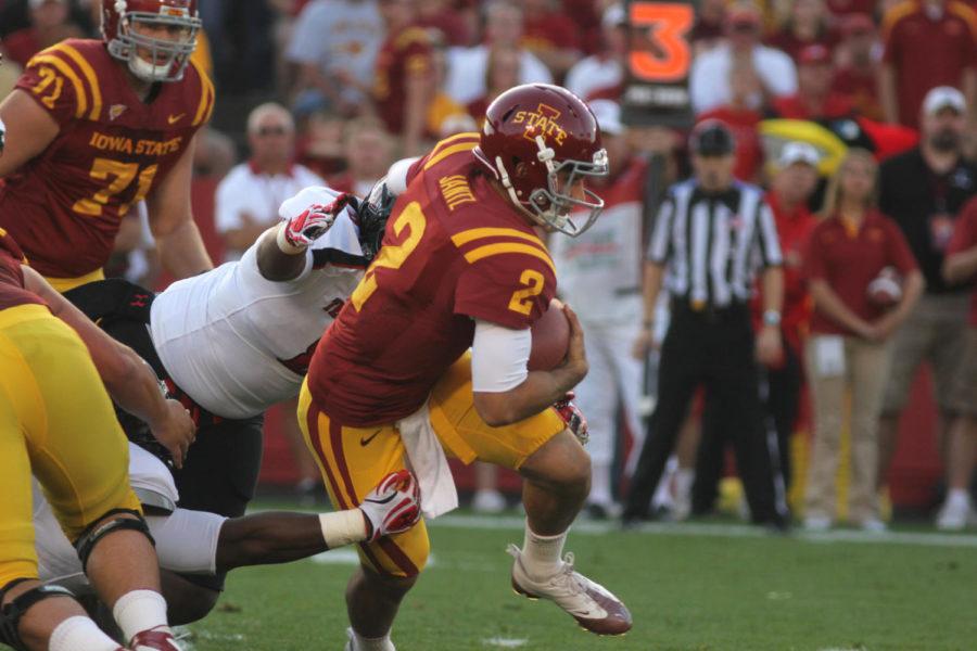 Quarterback+Steele+Jantz+runs+the+ball+during+the+game+against+Texas+Tech+on+Saturday%2C+Sept.+29%2C+at+Jack+Trice+Stadium.+The+Cyclones+lost+24-13.%C2%A0%0A