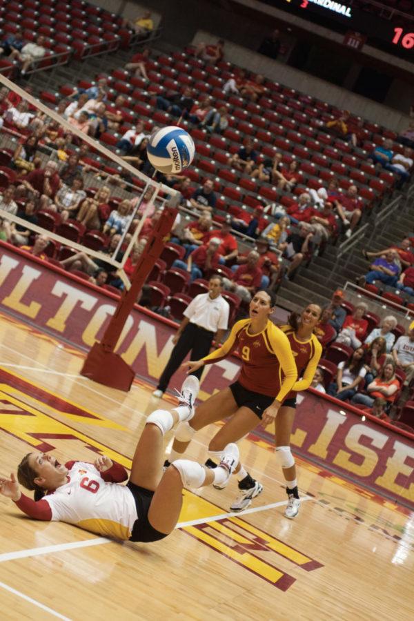 Kristen+Hahn+makes+a+saving+dive+for+the+ball%2C+while+teammate+Alison+Landwher+runs+to+keep+the+rally+moving%C2%A0during+womens+volleyball+scrimmage+Saturday%2C+Aug.+18%2C+at+Hilton+Coliseum.%0A