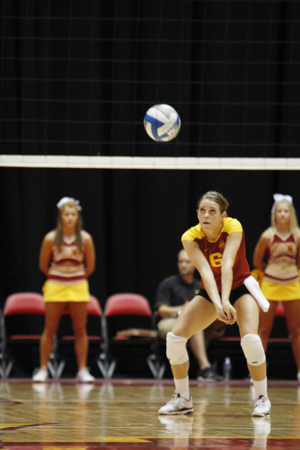 Libero+Kristen+Hahn+looks+to+bump+the+ball+to+her+teammates%0Aduring+the+Iowa+State+-+Arizona+State+match+held+Friday%2C+Sept.+2+at%0AHilton+Coliseum.+Hahn+had+22+digs+during+that+match+to+help+the%0ACyclones+defeat+the+Sundevils+3-1.%0A
