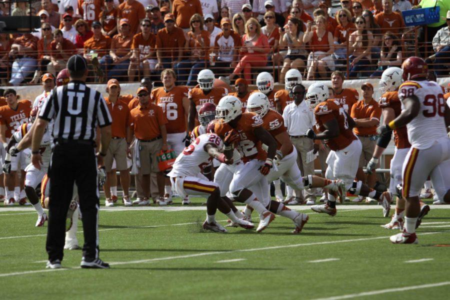 Longhorn+running+back+Johnathan+Gray+breaks+an+attempted+tackle+by+ISU+defensive+back+Deon+Broomfield+on+Saturday%2C+Nov.+10%2C%C2%A0at+Darrell+K.+Royal-Texas+Memorial+Stadium.+The+Cyclones+fell+to+the+Longhorns+33-7.%0A