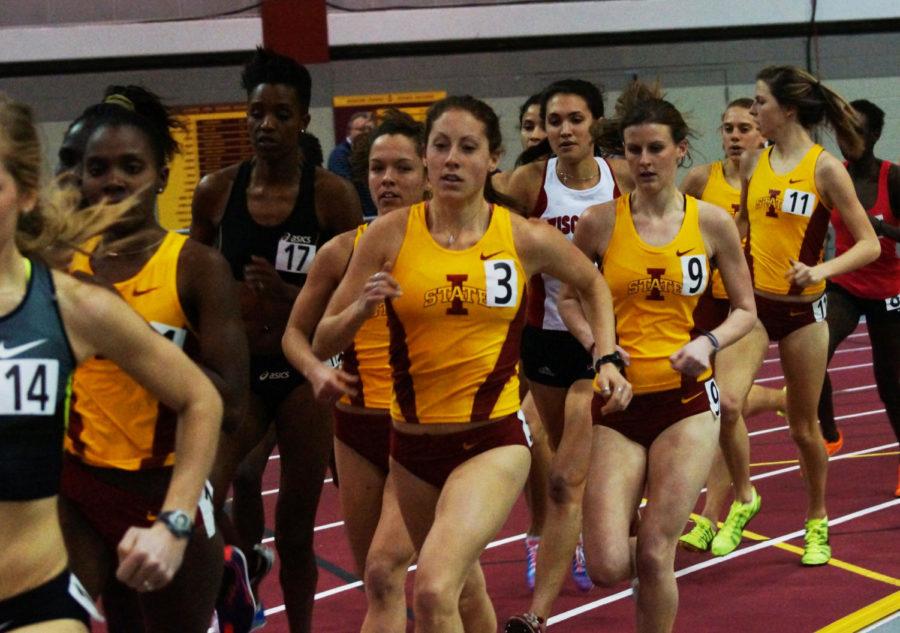 Runners+start+out+the+5%2C000-meter+run+at+the+Iowa+State+Classic+on+Feb.+9+in+Lied+Recreation+Center.+ISU+runners+included+Betsy+Saina%2C+who+came+in+first+with+a+record+time+of+15%3A29.66%2C+Meaghan+Nelson%2C+Crystal+Nelson%2C+Samantha+Bluske%2C+Katy+Moen%2C+Perez+Rotich+and+Taylor+Petersen.%0A