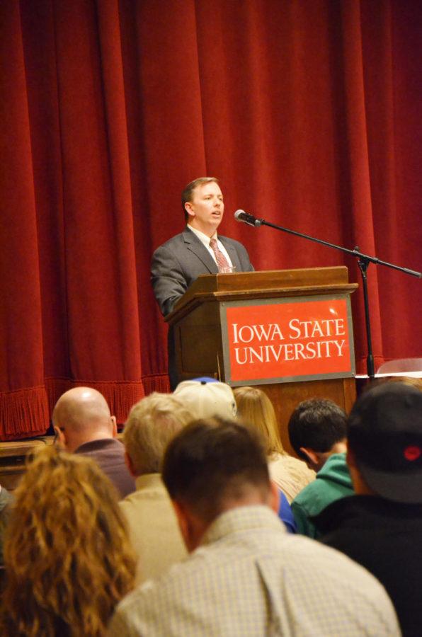 Frank LoMonte, executive director of the Student Law Press Center, explains what rights students really have when using social media during the Social Media and the First Amendment Keynote lecture for First Amendment Day on Wednesday, April 10, 2013, in the Memorial Union Great Hall.
