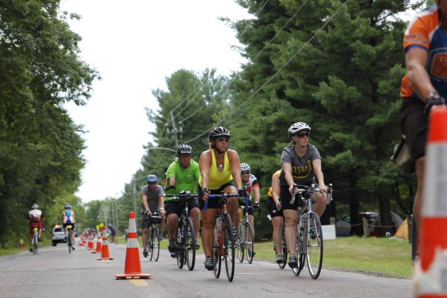 Bikers+ride+into+the+campgrounds+at+the+Des+Moines+location+of+RAGBRAI+at+Water+Works+Park+on+July+23%2C+2013.