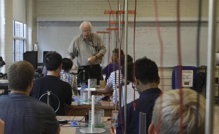 Students in Physics 222 learn from lab instructor Art Meyers on Thursday, Sept. 4. 