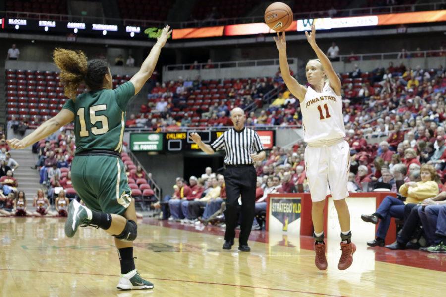 Freshman+guard+Jadda+Buckley+shoots+from+behind+the+arc+during+Iowa+States+85-65+win+over+William+%26amp%3B+Mary+on+Dec.+29%2C+2013+at+Hilton+Coliseum.+Buckley+was+three+of+four+from+three+point+range+and+finished+the+game+with+19+points.