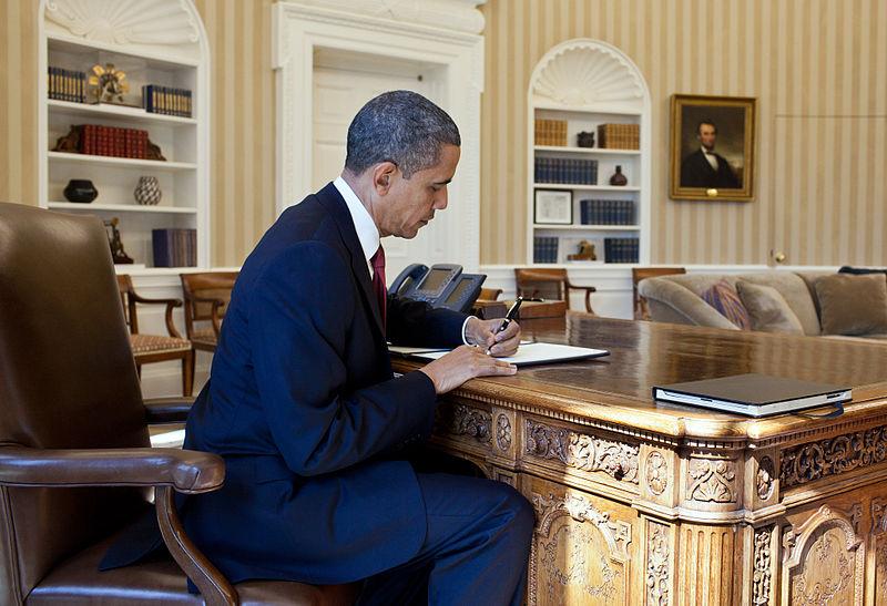 obama signs exec orders