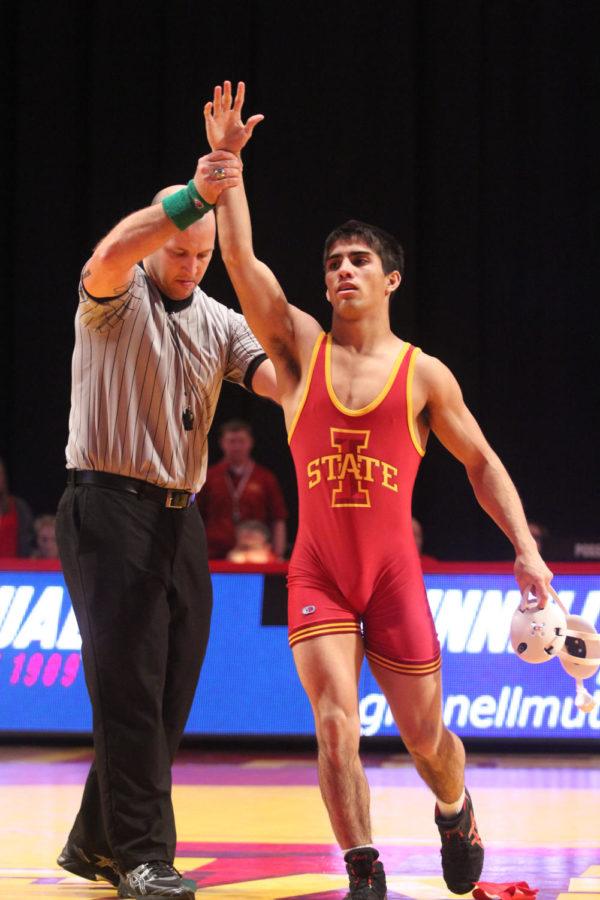 Shayden Terukina, a junior weighing in at 141 pounds, claims his first dual victory of the year, earning a 3-2 decision over Rutgers Vincent Dellefave. The Cyclones trumped Rutgers with a final score of 22-13.