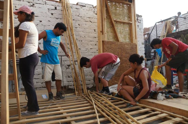 A group of nine ISU College of Design students traveled to Peru over Spring Break to work with students from the Peruvian University of Applied Sciences in Lima to build a microlibrary for the El Carmen neighborhood in Comas.