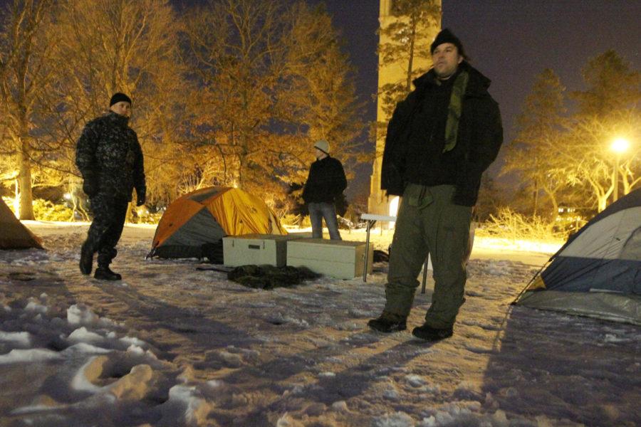 People+camp+near+the+Campanile+to+help+shed+light+on+the+issue+of+homelessness+on+March+13%2C+2013.%0A