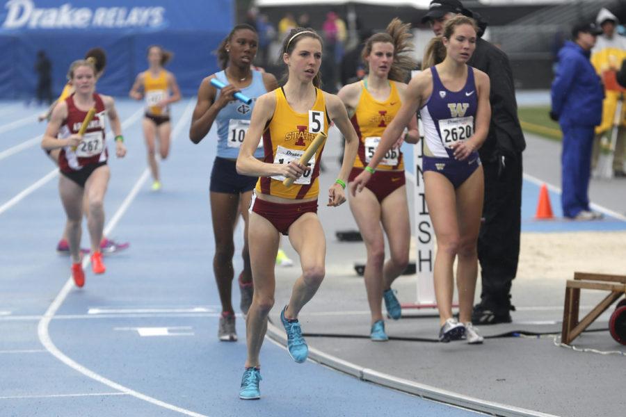 Sophomore+Crystal+Nelson+anchors+for+Iowa+State+in+the+4x1600+relay+during+the+womens+final+at+the+Drake+Relays+on+April+24+at+Drake+Stadium.+Iowa+State+placed+second+with+a+school+best+time+of+19%3A13%3A62.