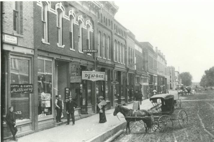 Ames+Main+Street+in+1907.