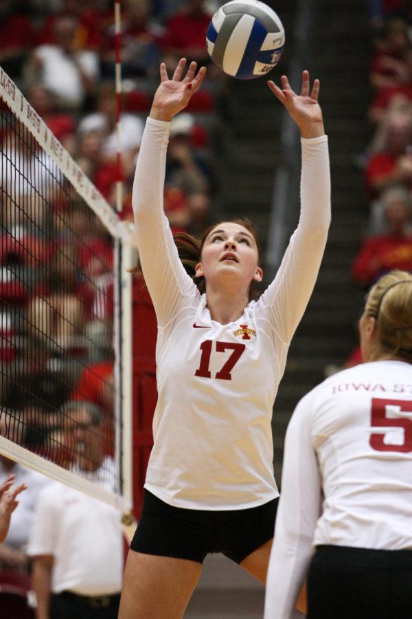 Sophomore setter Suzanne Horner sets the ball in a match against the University of Iowa on Sept. 20. The Cyclones swept the Hawkeyes in three sets. 