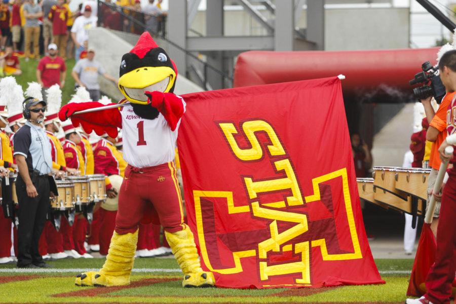 Cy+gets+ready+for+the+team+to+run+onto+the+field+before%C2%A0the+North+Dakota+State+game+Aug.+30+at+Jack+Trice+Stadium.+The+Cyclones+fell+to+the+Bison+14-34.