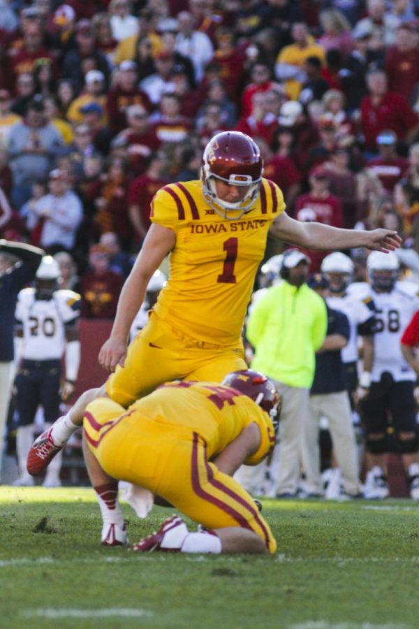 Redshirt+sophomore+Cole+Netten+attempts+a+point+after+during+the+Homecoming+game+against+Toledo+on+Oct.+11+at+Jack+Trice+Stadium.+The+Cyclones+defeated+the+Rockets+37-30.