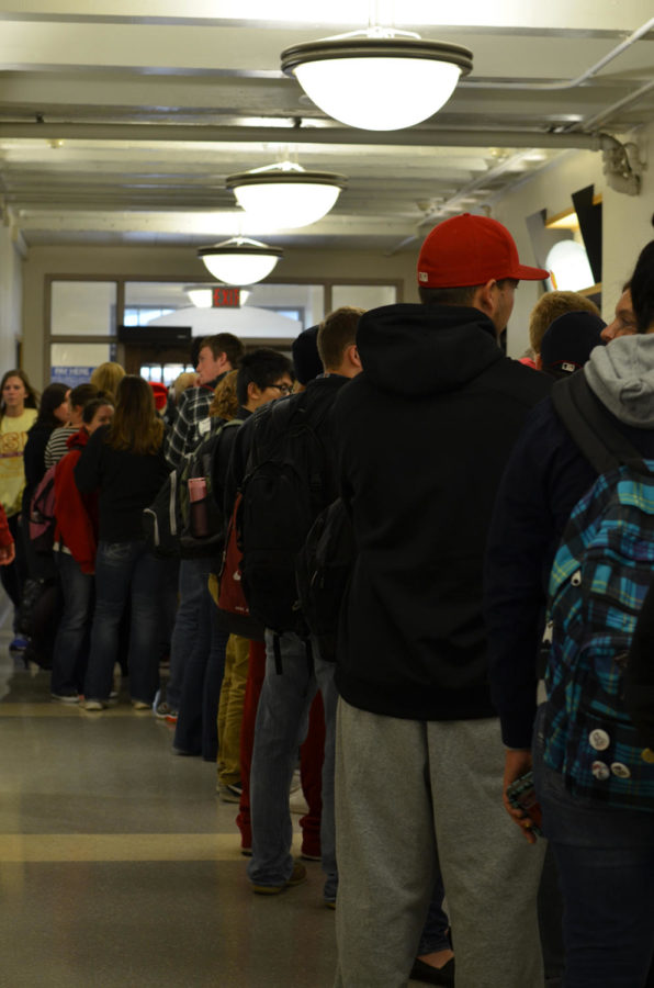 Numerous students line up for lunch at the Memorial Union on Oct. 3.
