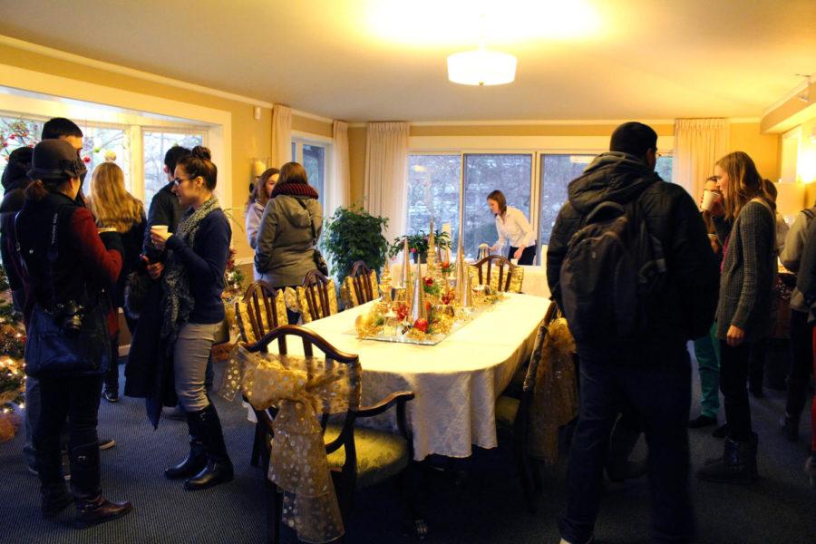 Students gather at the presidents house, known as the Knoll, for hot chocolate with President Steven Leath and First Lady Janet Leath during WinterFest on Dec. 5. 