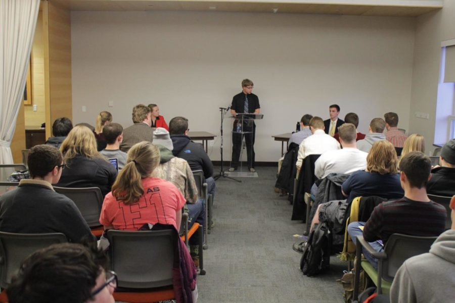 Many students came to the GSB presidential debate Feb. 26 in the Multicultural Center of the Memorial Union to hear the perspectives of candidates Amanda Loomis and Daniel Breitbarth. 