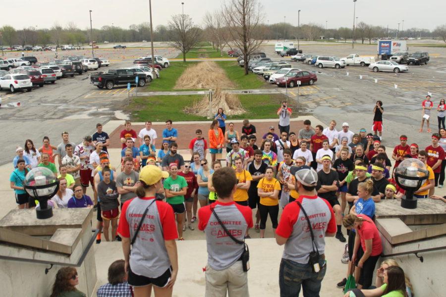 Leaders of the CyMazing Race welcome groups and send them to the start of the race on April 18.