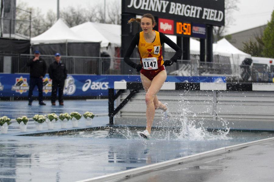 Redshirt+junior+Colleen+Riley+runs+the+3000-meter+steeplechase+at+the+Drake+Relays+in+Des+Moines+on+April+25.+Riley+finished+third+in+the+event+and+set+an+ISU+school+record+with+a+time+of+10%3A25.83.