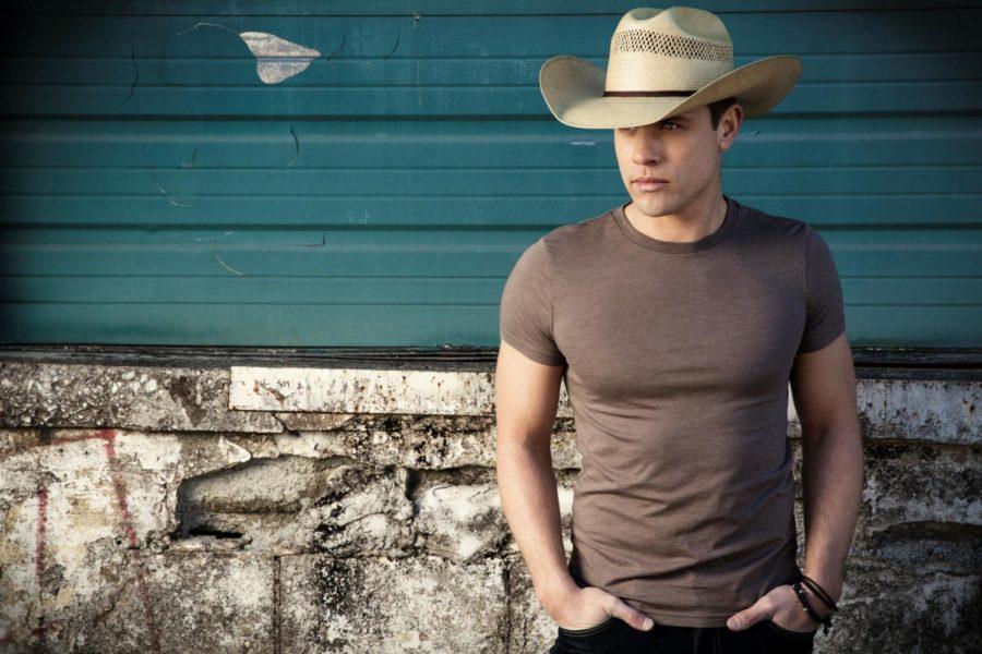 Dustin Lynch will perform at the Jeff and Deb Hansen Agriculture Student Learning Center on Oct. 6.  