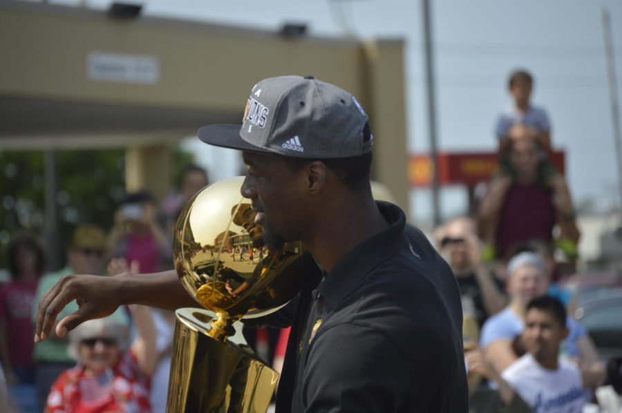 Former+Ames+High+School+star+and+current+NBA+champion+Harrison+Barnes+led+the+Ames+4th+of+July+Parade+as+grand+marshal+on+Saturday.+Barnes+and+his+teammates+won+back-to-back+4A+state+basketball+titles+in+2009+and+2010.