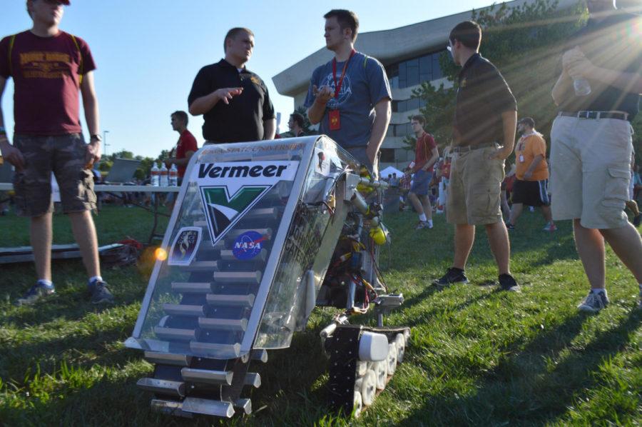 The ISU Robotics Club shows off one of its creations during Destination Iowa State on Aug. 20.