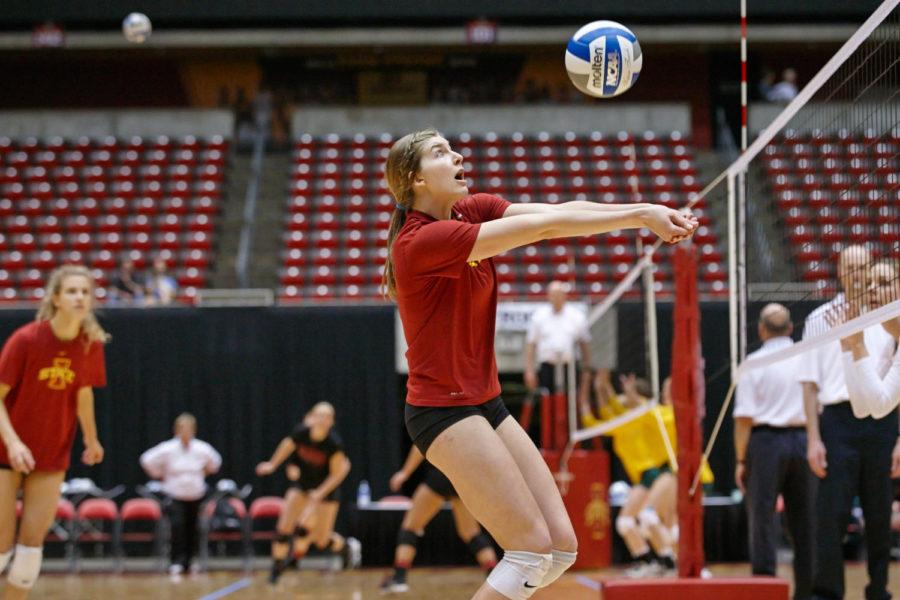 Sophomore+outside+hitter%2Fmiddle+blocker+Alexis+Conaway+bumps+the+ball+during+the+ISU+spring+tournament+on+April+18.
