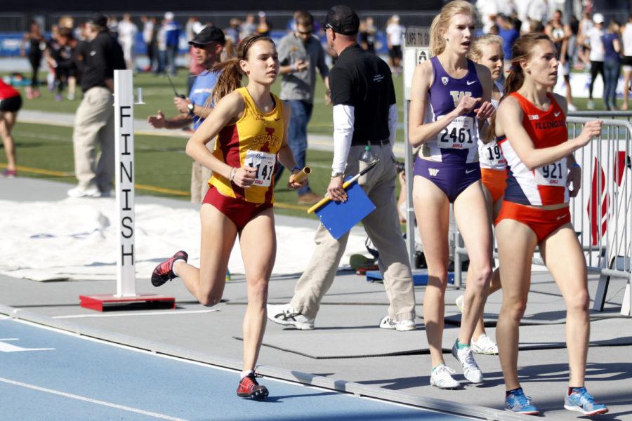 Sophomore+Evelyne+Guay+competes+at+the+Drake+Relays+on+April+23%2C+2015.+Guay+finished+third+in+the+800-meter+run+at+the%C2%A0Panamerican+Junior+Athletics+Championships+on+Saturday.%C2%A0
