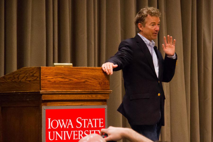 Sen.+Rand+Paul+speaks+to+a+crowd+of+over+600+students+in+the+Sun+Room+of+the+Memorial+Union+Friday.+%C2%A0