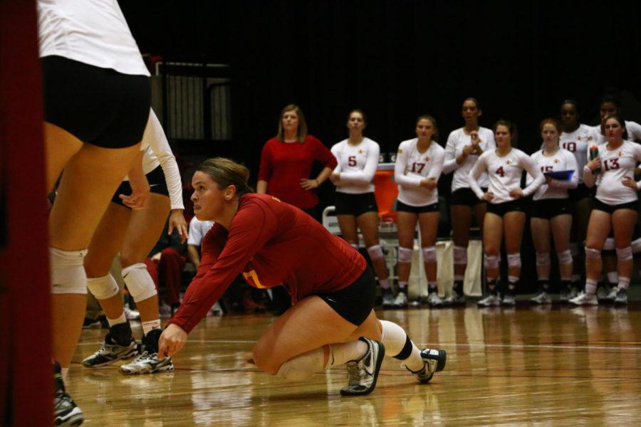 Senior+Caitlin+Nolan+dives+for+the+ball+during+the+game+against+Kansas+State+Wed.+evening.+The+Cyclones+beat+the+Wildcats+3-0.%C2%A0